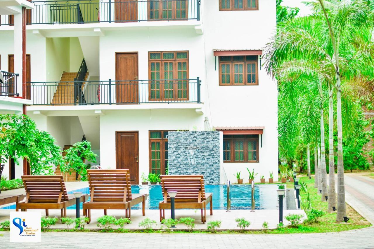 Hotel Summer Haven โปลอนนารูวา ภายนอก รูปภาพ