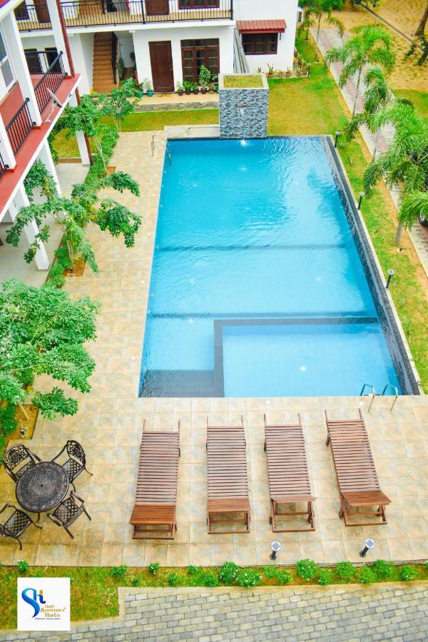 Hotel Summer Haven โปลอนนารูวา ภายนอก รูปภาพ